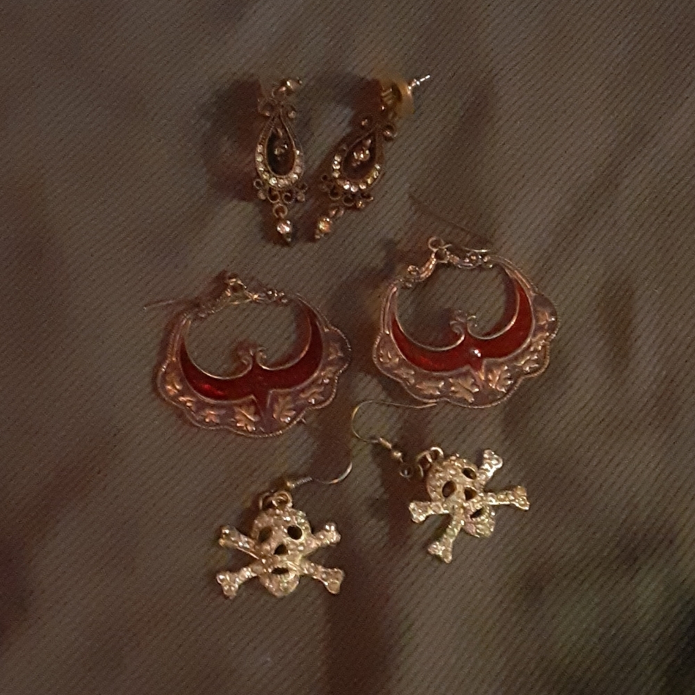 3 pairs of earrings
